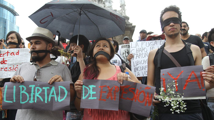 Un informe de la organización civil Artículo 19 indicó que unos 894 agresiones contra periodistas se han registrado durante el Gobierno de Peña Nieto.