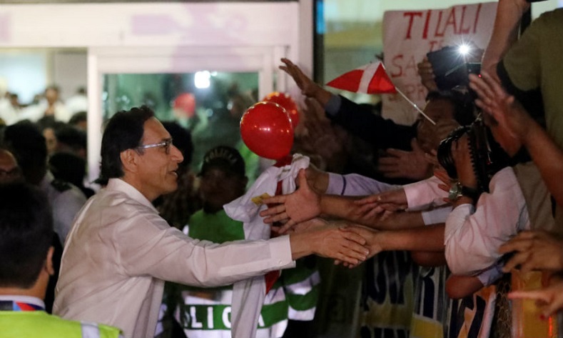 A poll, conducted between March 17 and 20, indicated that only 26 percent of the population supports Vizcarra as president, but sources claim he has no plans of stepping aside.