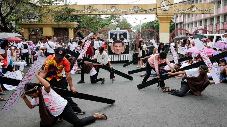 Filipinos han denunciado asesinatos extrajudiciales en guerra contra las drogas.