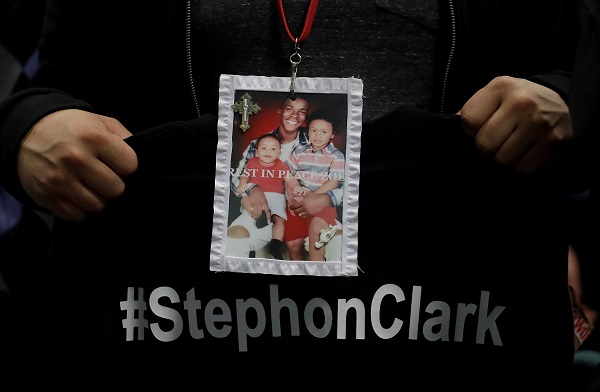 The independent autopsy concluded that bullets hit Clark in the neck, back, thigh and lung, causing him to 