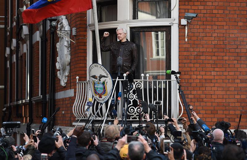 El Gobierno de Ecuador restringió el pasado miércoles el acceso a comunicaciones con el exterior a Assange por emitir su opinión sobre el caso Skripal.