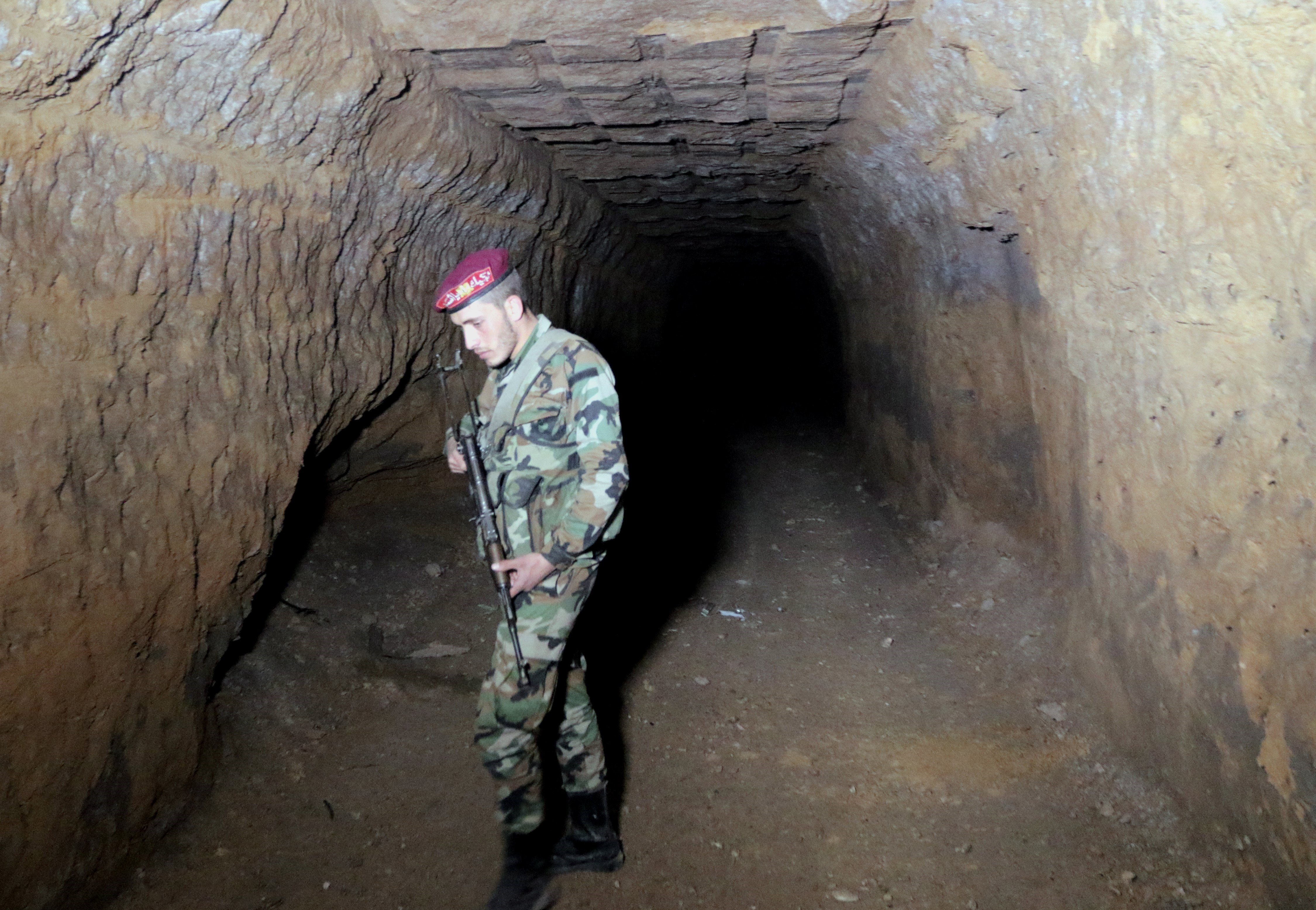 La agencia siria SANA detalló que algunos de los túneles eran tan amplios que permitían el acceso de automóviles.