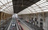 El servicio ferroviario de Francia presta servicio a más de cuatro millones de personas. 
