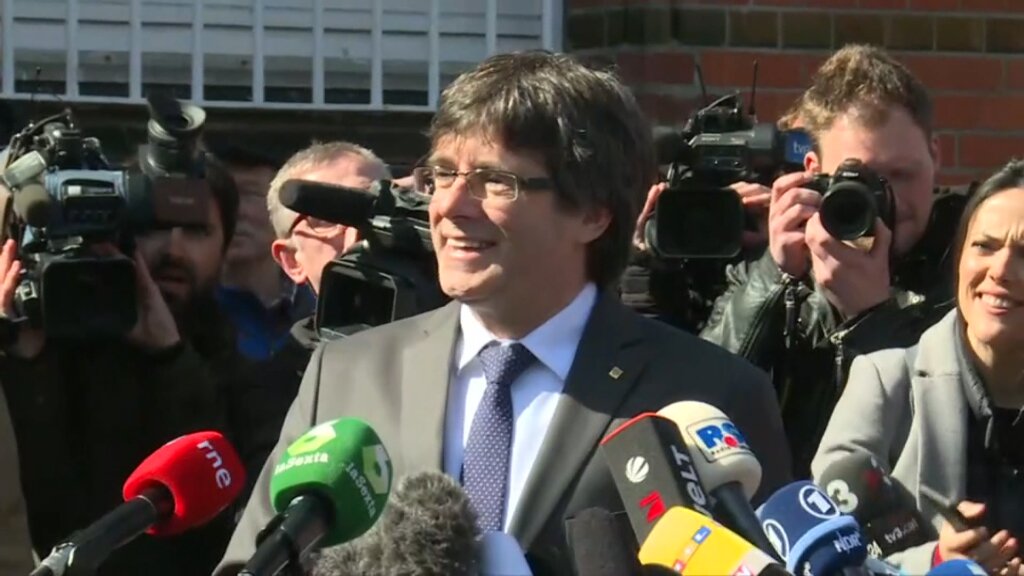 Puigdemont deberá permanecer el Alemania hasta que se decida el pedido de extradición por el gobierno español