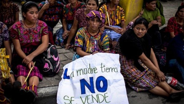 Inhabitants of San Juan Sacatepequez protesting the cement company projects in their communities. Guatemala City, Guatemala. June 17, 2014.