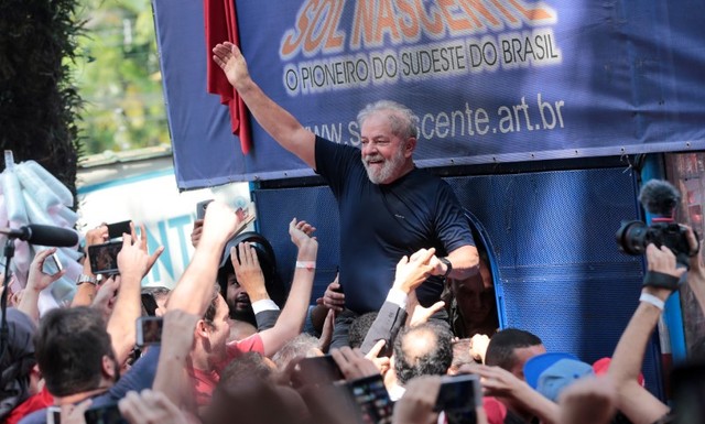Former Brazilian President Luiz Inacio Lula da Silva is carried by supporters in front of the metallurgic trade union in Sao Bernardo do Campo, Brazil April 7, 2018.