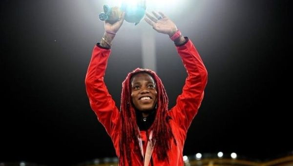 Michelle-Lee Ahye celebrates her gold medal victory at the 2018 Commonwealth Games.