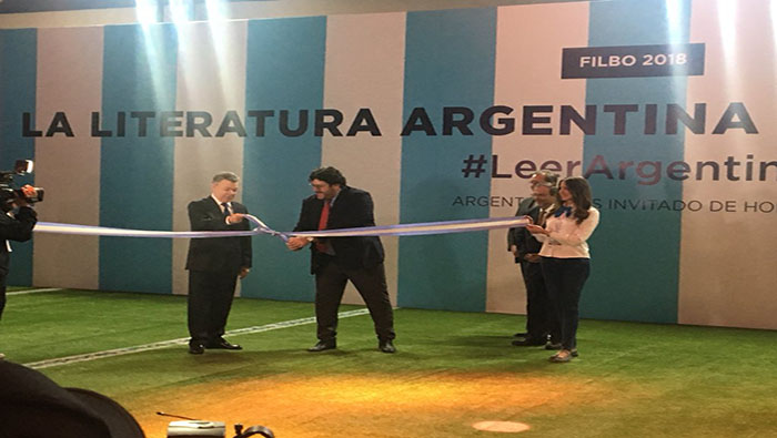 El acto de inauguración contó con la presencia del mandatario colombiano Juan Manuel Santos (i).