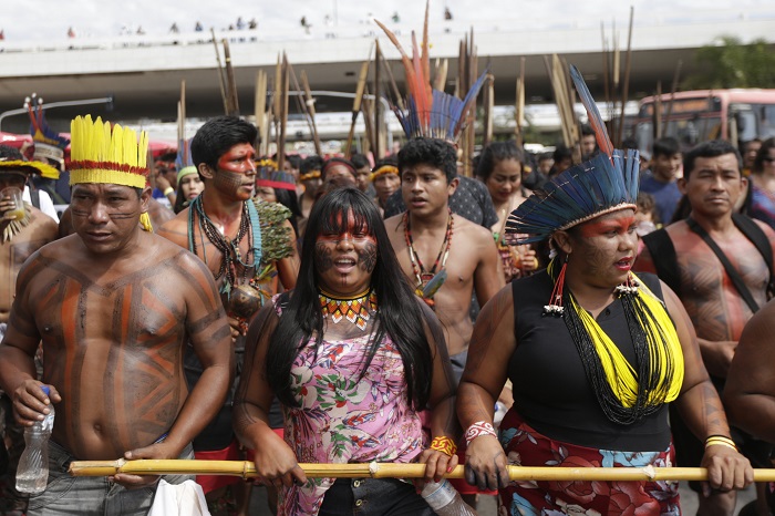 Los indígenas han realizado marchas en solicitud de la demarcación y protección de sus territorios en la República brasileña.