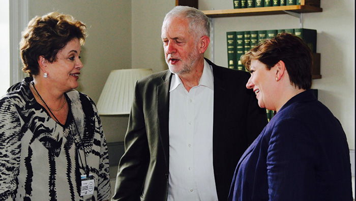 Rousseff fue recibida por el líder del Partido Laborista, Jeremy Corbyn y por Emilym Thornberry.
