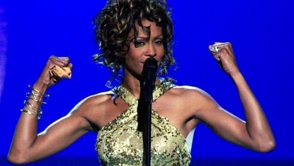Whitney Houston performs 'Try It On My Own' during the VH1 Divas Duets concert at the MGM Grand Garden Arena in Las Vegas, Nevada, 2003.