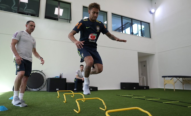 Brazil's soccer player Neymar trains at the Brazilian Soccer Confederation training center in Teresopolis, Brazil May 21, 2018.