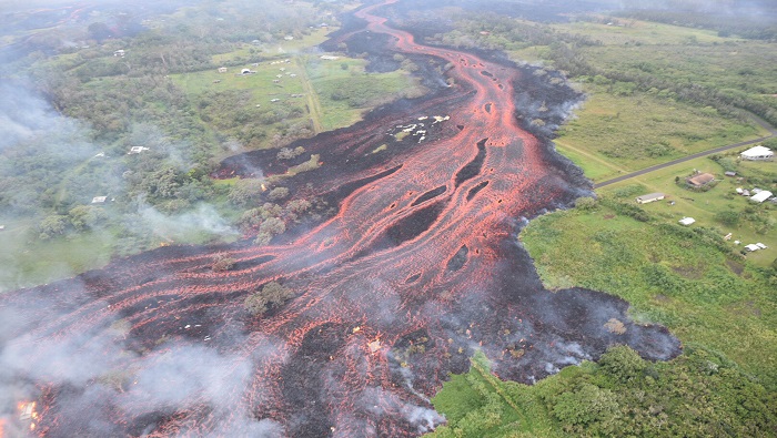 El constante flujo de lava y las erupciones de gas tóxico generaron la alerta y las evacuaciones del pobladores de Hawái.