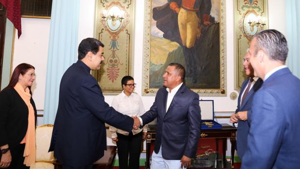 La medida de diálogo en beneficio del país fue propuesta por el presidente Nicolás Maduro.