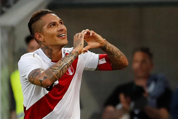 Tras ocho meses sin vestir los colores de Perú, el delantero y capitán del equipo se dio doble gusto ante los saudíes. 