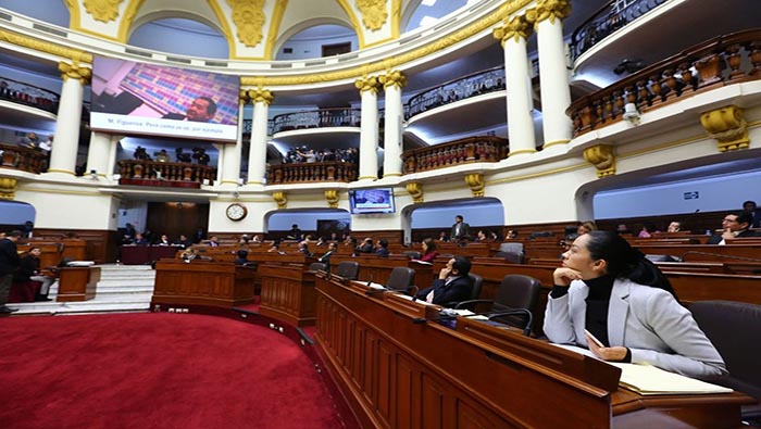 Los congresistas fueron acusados tras intentar comprar el voto del legislador Moisés Mamani para evitar la destitución del presidente peruano Pedro Pablo Kuczynski.