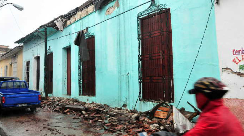 En Sancti Spíritus también resultaron afectadas más de dos mil viviendas, pero la cifra podría aumentar debido que al momento de contabilizar los daños afectaron algunas comunidades a las cuales no se pudo acceder. 