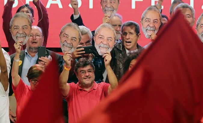 Supporters of Lula da Silva during the event in which his candidacy was officially announced by the Workers' Party in Contagem, Minas Gerais. June 8, 2018.