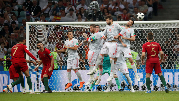 Cristiano Ronaldo fue el jugador decisivo del encuentro al marcar los tres goles de Portugal que garantizó el empate frente a la selección española.