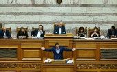 El primer ministro de Grecia acusó a la oposición de legitimar el nacionalismo extremo