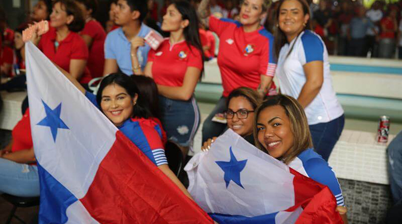 Panamá hizo su debut en el Mundial ante Túnez en el Volgograd Arena, hecho que conmovió a sus hinchas al ser la primera vez que participa en el máximo evento futbolístico, con un resultado 3-0 que favoreció al contrario.