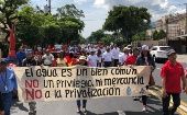 La movilización inició en el parque Cuscatlán y avanzó hasta la sede del partido ARENA.
