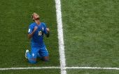 Neymar, overcome by emotion on the whistle, covered his face with his hands as tears streamed down his cheeks.