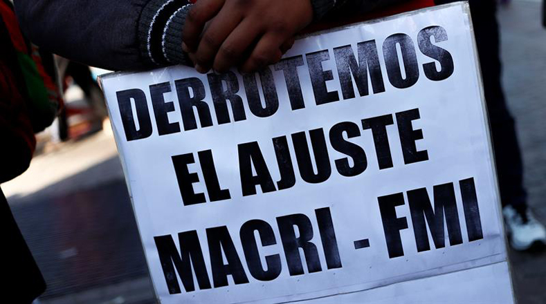 Como parte del paro general de 24 horas convocado para el 25 de junio, miles de argentinos reiteraron su rechazo al acuerdo con el Fondo Monetario Internacional (FMI), los despidos y el alto índice de inflación.