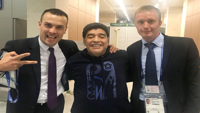 Después del partido Maradona viajó hacia Moscú.