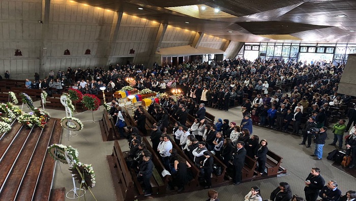 Después de la repatriación de los cadáveres de los tres integrantes de El Comercio, sus familiares y amigos rindieron honores fúnebres a las víctimas. 