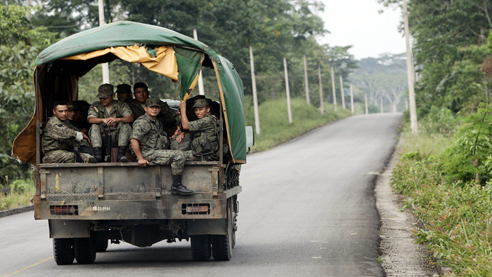 Los cuerpos fueron encontrados por una patrulla militar en las inmediaciones de la frontera entre Ecuador y Colombia.