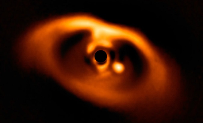 The MPIA scientists are the first to capture a direct, clear image of a young planet.
