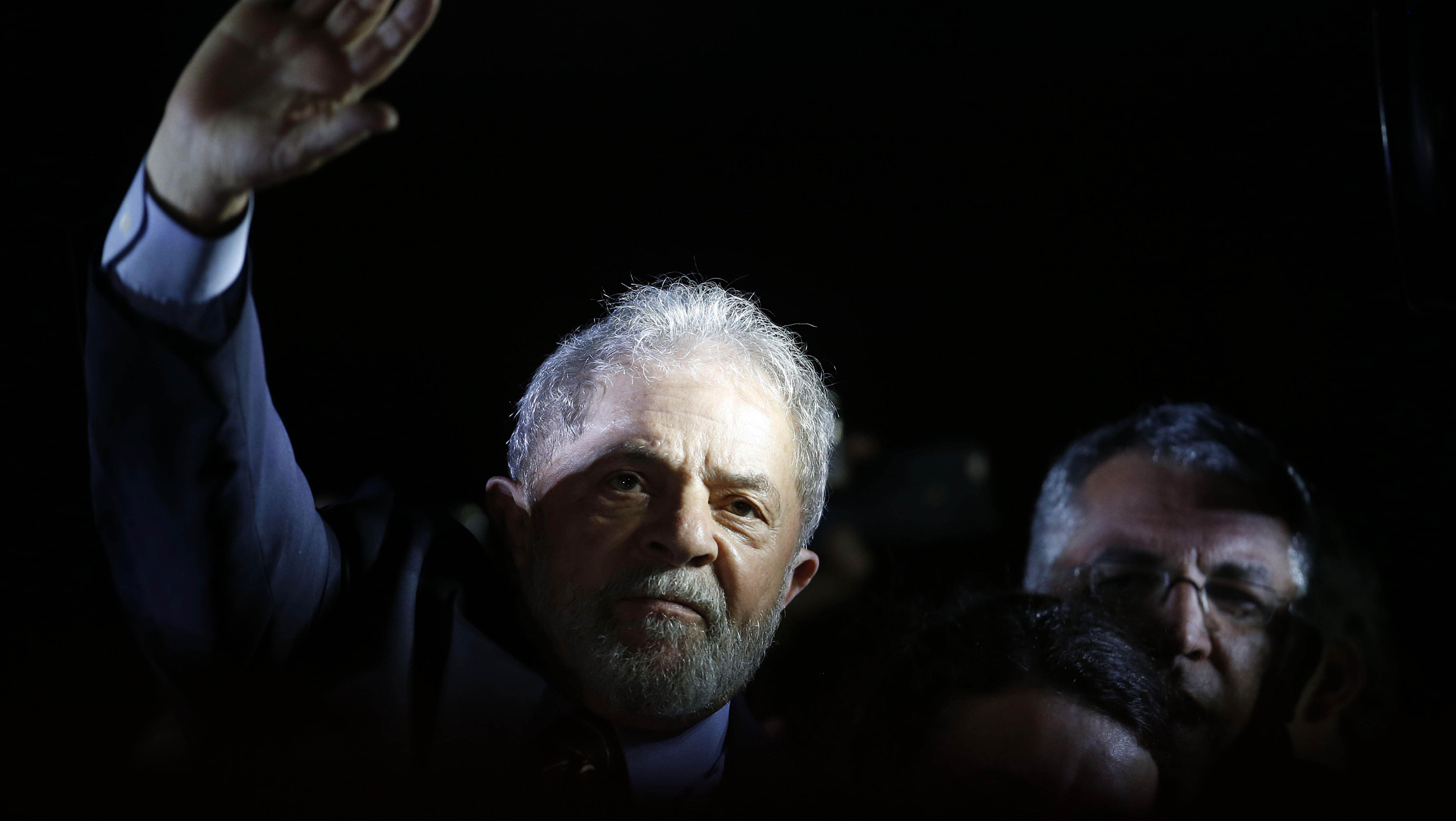 El habeas corpus que dio la libertad a Lula fue revocado sin que el expresidente y preso político pudiera ver la luz de la libertad.