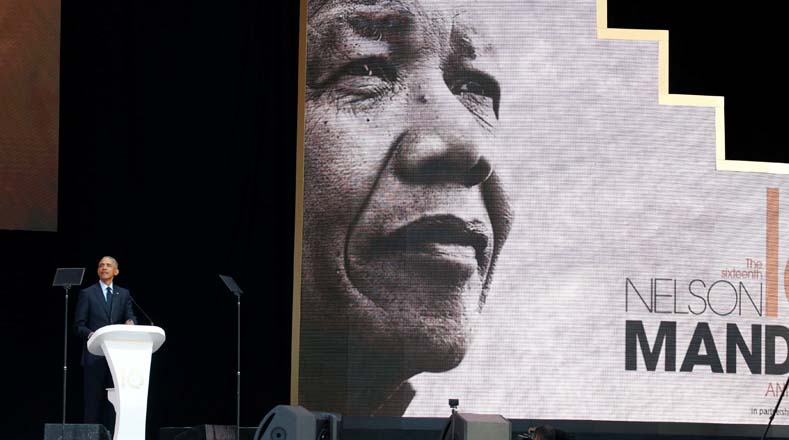 Uno de los invitados fue el expresidente estadounidense Barack Obama, quien afirmó que "gracias a su sacrificio y a su firme   liderazgo, y quizás todavía más a su ejemplo moral, Mandela (...) personalizó las aspiraciones de las personas desfavorecidas".