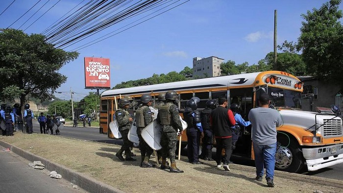 El Consejo Nacional del Transporte de Honduras (CNT) aunció paralizarán las actividades de forma indefinida.