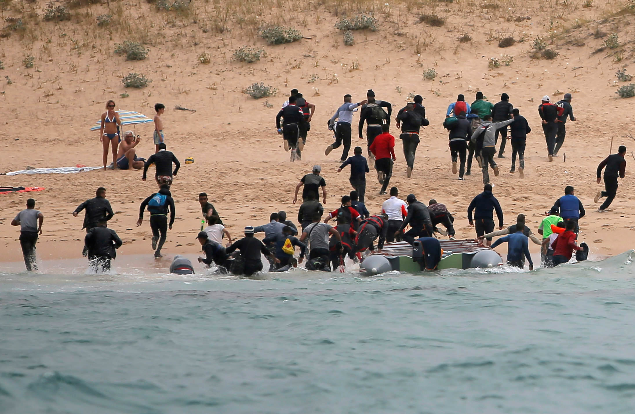 Muchos de los refugiados que desembarcaron en playa 