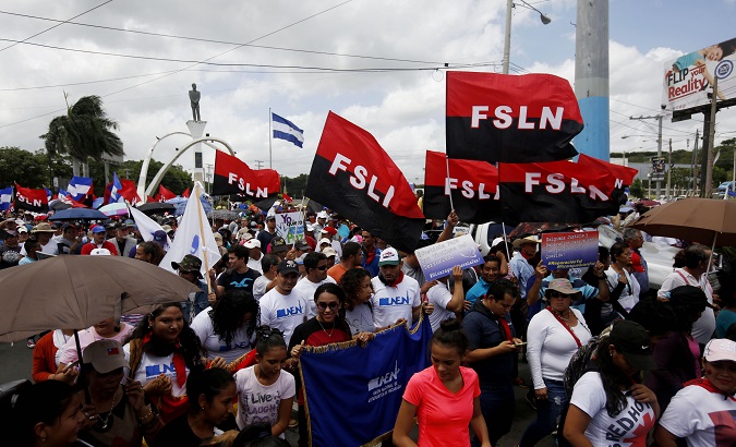FSLN militants in a demonstration in favor of their government.