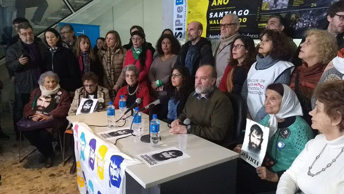 La familia de Santiago Maldonado pidió una investigación independiente ante la presunta participación del Estado para evitar que se llegue a la verdad.