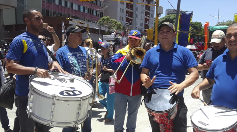 Con alegría y música, reafirman su lealtad al presidente y la Revolución Bolivariana.