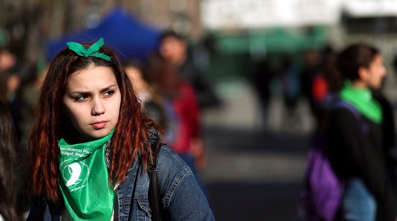 El mundo se pintó de verde para celebrar el pañuelazo internacional convocado en respaldo a la aprobación de la Ley de Interrupción Voluntaria del Embarazo.
