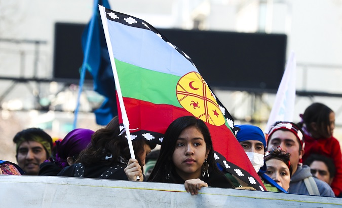 Hundreds of Mapuche people protesting in Santiago in support of the Machi Celestino Cordova. July 22, 2018.