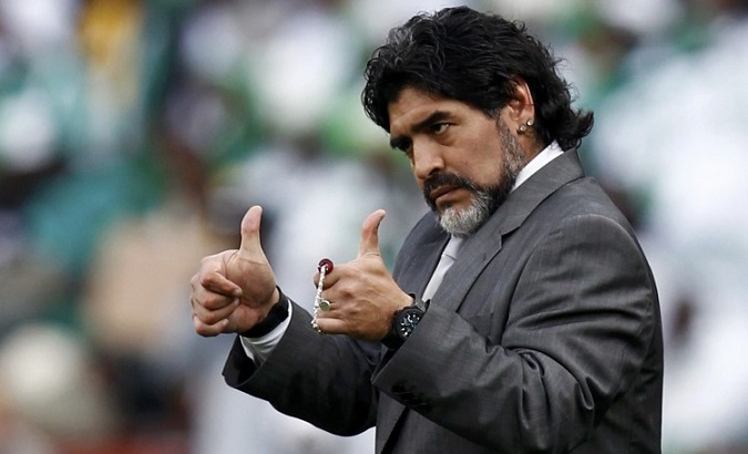 Maradona supported Messi, saying: 