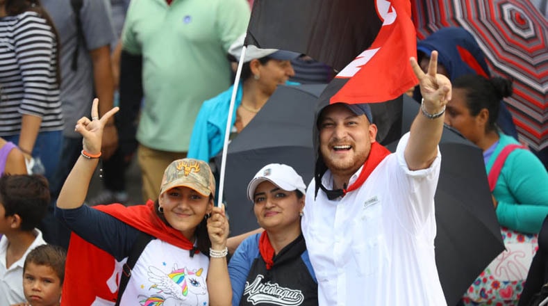 La marcha transcurrió con consignas y cantos en respaldo al Gobierno del presidente Ortega.