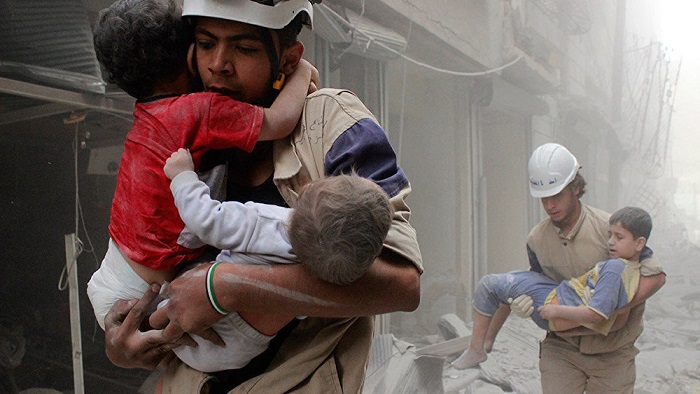La organización humanitaria Cascos Blancos es acusada de retener a 44 menores para hacer un montaje de ataque químico en Siria.