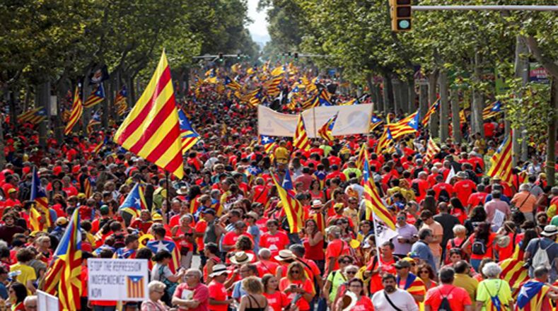 El presidente del gobierno catalán, Quim Torra, y el del Parlamento autonómico, Roger Torrent, han asistido a la celebración institucional de la Diada.