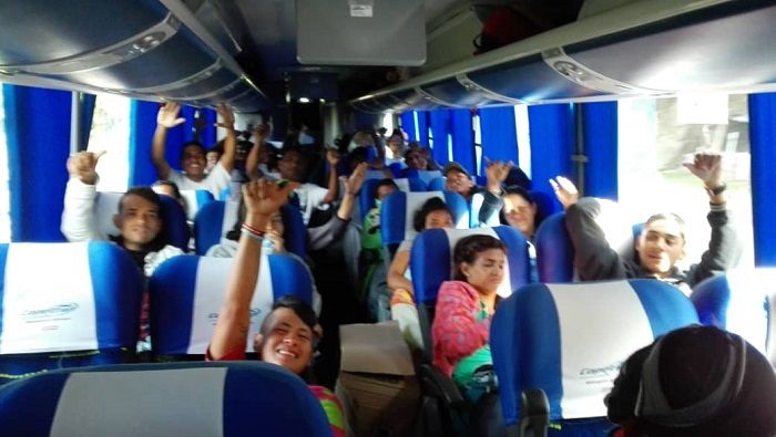 Los viajeros venezolanos amenazaron con bajar las maletas de los buses en señal de protesta.