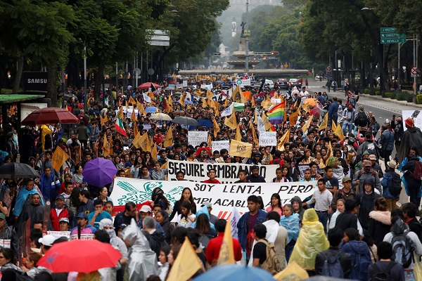 This year's march had a special objective: to demand the dissolution of 'porros,' student's illegal shock groups with political ties formed to attack student movements and disperse protests.