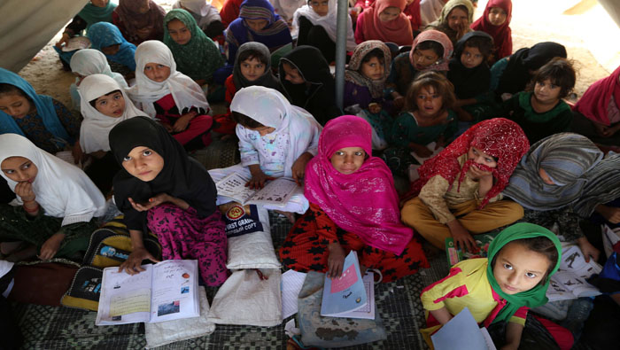 La Unesco pidió fortalecer los esfuerzos para que las niñas puedan recibir educación en las zonas de conflictos armados.