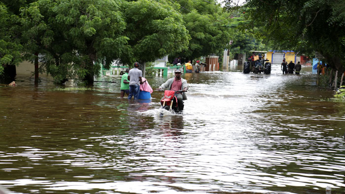 En República Dominicana, al menos 17 provincias se encuentran en alerta por las fuertes lluvias que afectan al país desde hace varios días.
