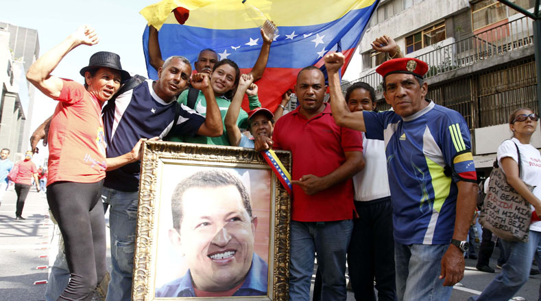 Además, recordaron al comandante Hugo Chávez y su contundente victoria en las elecciones presidenciales de 2012, cuando ganó con 8.191.132 votos, un 55,07 por ciento de respaldo popular.